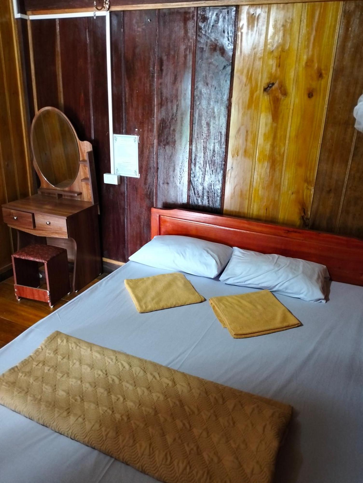 Tran Thuc Homestay-Ba Be Szoba fotó